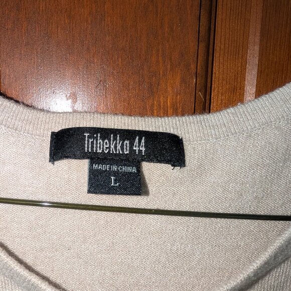 Women's Tribekko 44 SWEATER, size Large - Picture 2 of 4